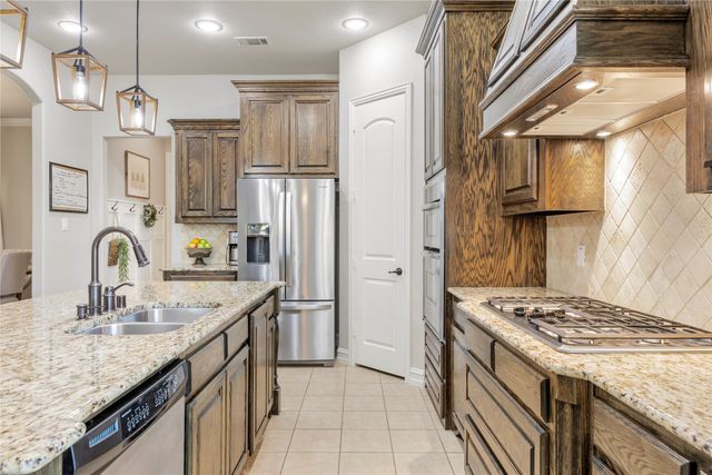 5601 Sunstar Lane, Flower Mound, TX 75028