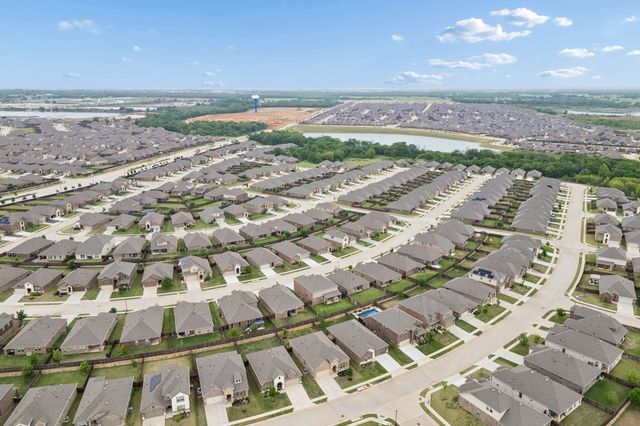 10925 Autry Ridge Lane, Aubrey, TX 76227