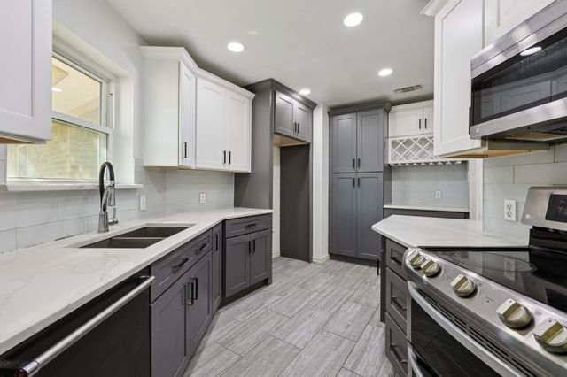 2417 Meadow Court, Bedford, TX 76021