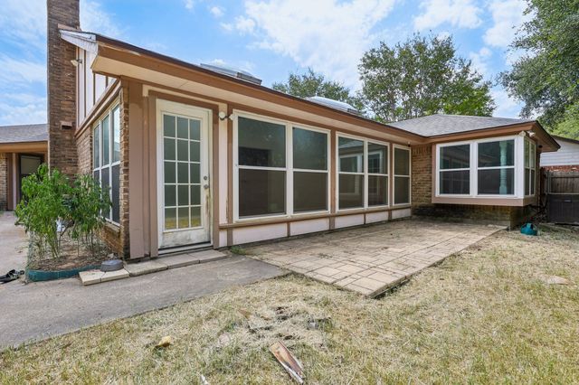 2417 Meadow Court, Bedford, TX 76021