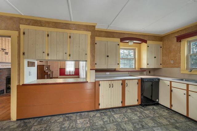 1388 S. Stark Highway, Weare, NH 03281
