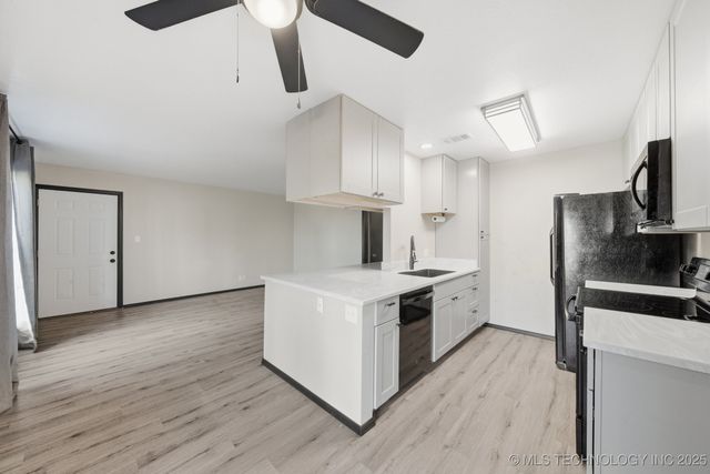 4740 E 68th Street 156, Tulsa, OK 74136