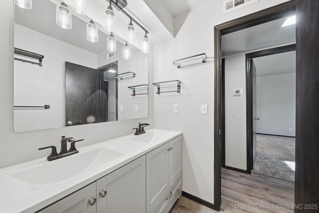 4740 E 68th Street 156, Tulsa, OK 74136