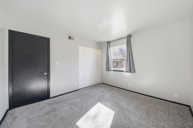 4740 E 68th Street 156, Tulsa, OK 74136