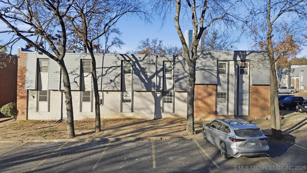 4740 E 68th Street 156, Tulsa, OK 74136