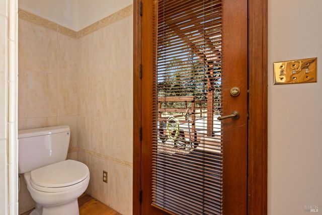 608 Dixon Dr, Lakeport, CA 95453