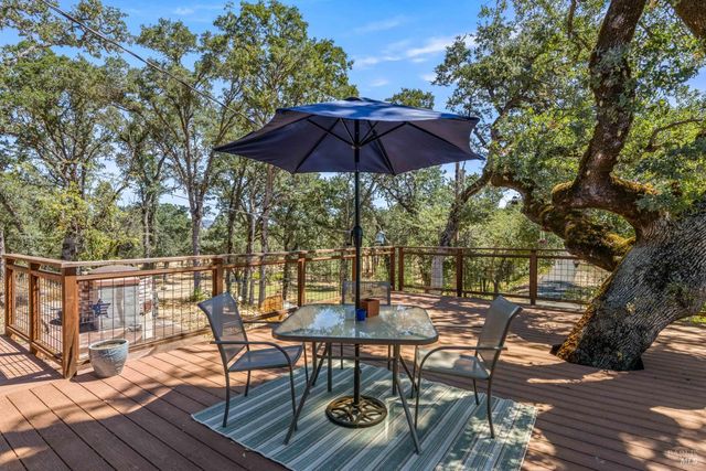 608 Dixon Dr, Lakeport, CA 95453