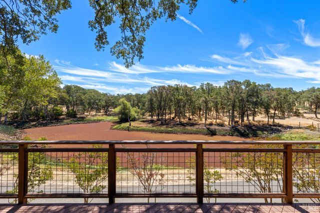 608 Dixon Dr, Lakeport, CA 95453