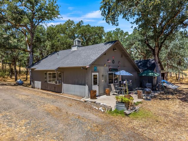 608 Dixon Dr, Lakeport, CA 95453