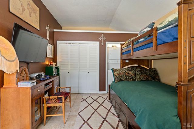 608 Dixon Dr, Lakeport, CA 95453