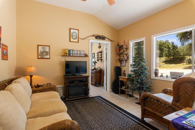 608 Dixon Dr, Lakeport, CA 95453
