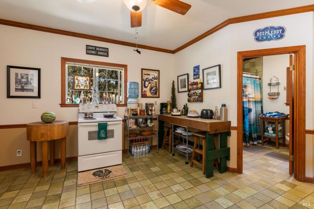 608 Dixon Dr, Lakeport, CA 95453