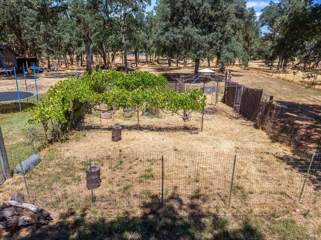 608 Dixon Dr, Lakeport, CA 95453