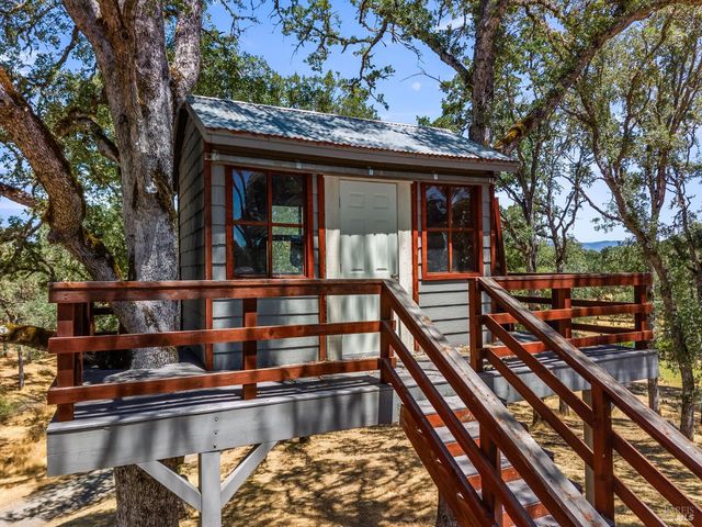608 Dixon Dr, Lakeport, CA 95453
