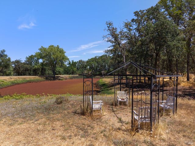 608 Dixon Dr, Lakeport, CA 95453