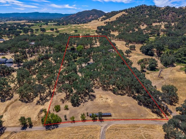 608 Dixon Dr, Lakeport, CA 95453