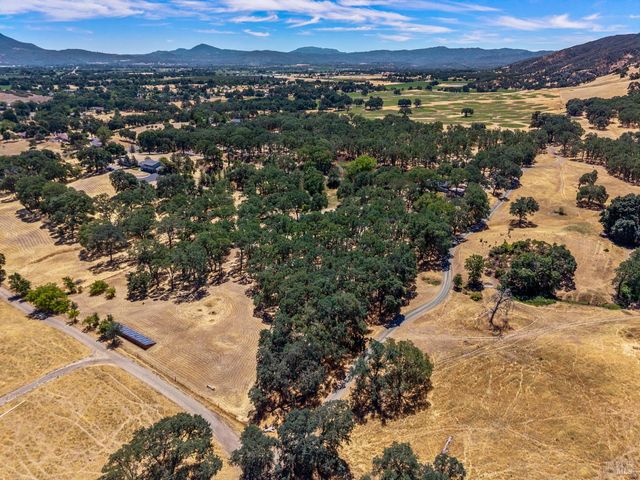 608 Dixon Dr, Lakeport, CA 95453