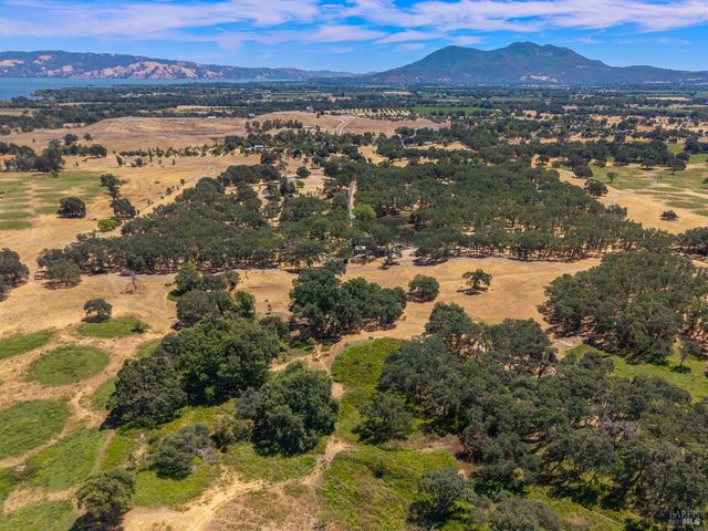 608 Dixon Dr, Lakeport, CA 95453