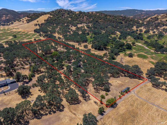 608 Dixon Dr, Lakeport, CA 95453