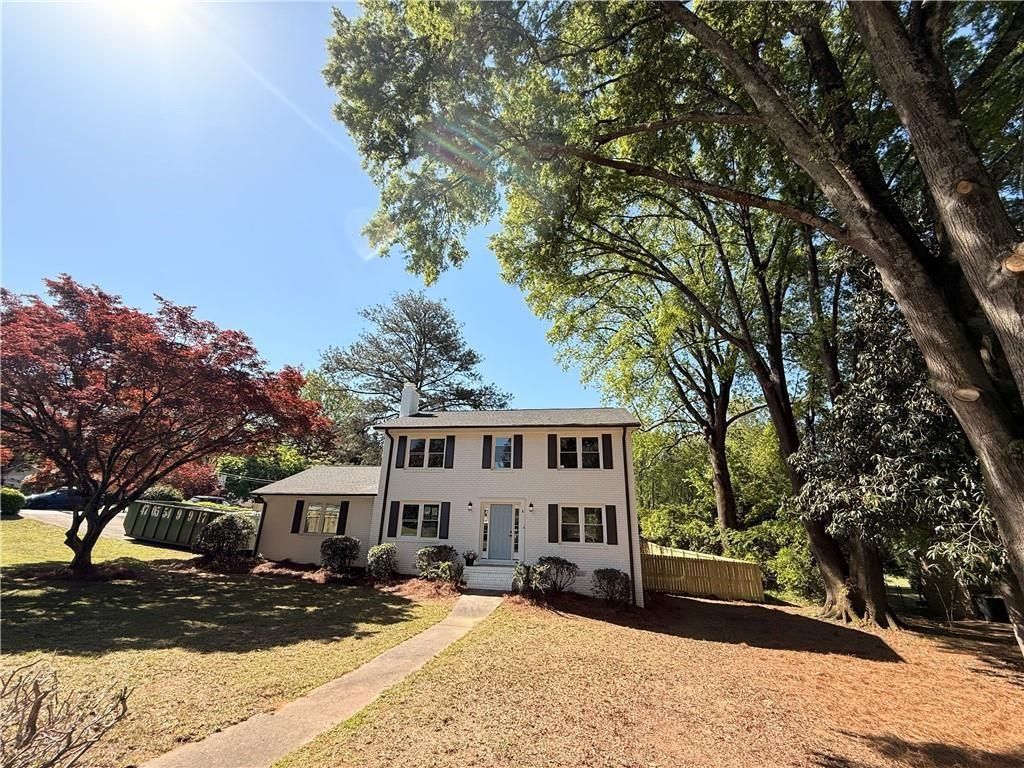 563 Hillandale SW Circle, Marietta, GA 30064