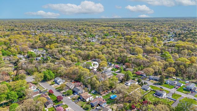 86 Abinet Ct, Selden, NY 11784