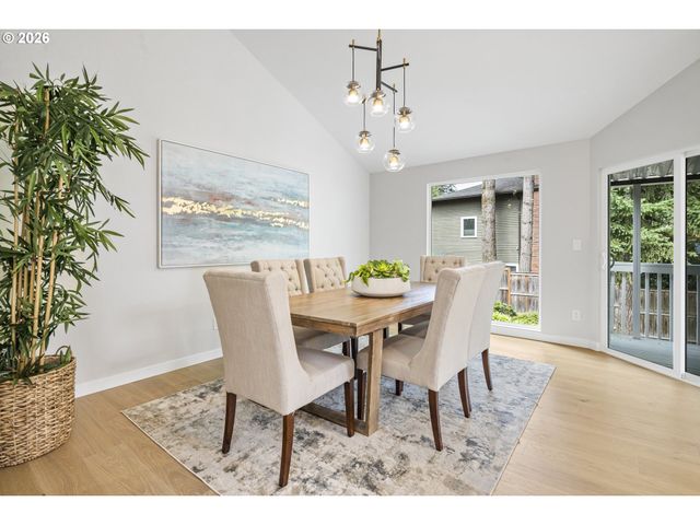 1410 WOODLAND Ter, Lake Oswego, OR 97034