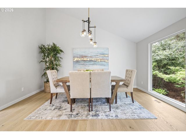1410 WOODLAND Ter, Lake Oswego, OR 97034