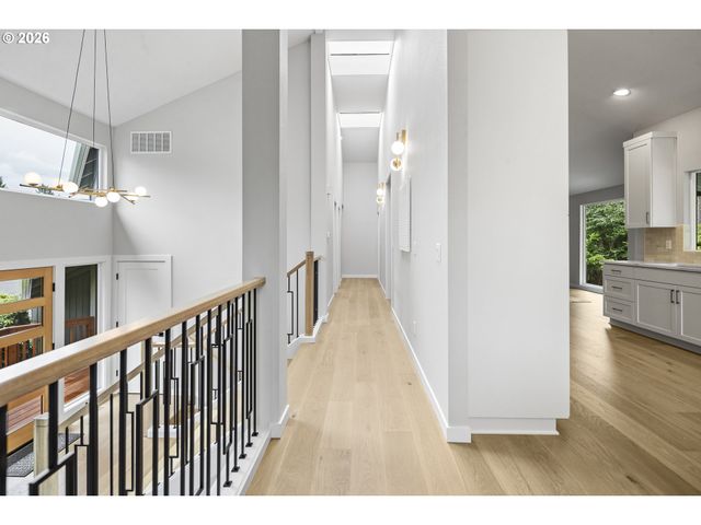 1410 WOODLAND Ter, Lake Oswego, OR 97034