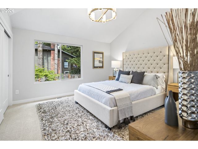 1410 WOODLAND Ter, Lake Oswego, OR 97034