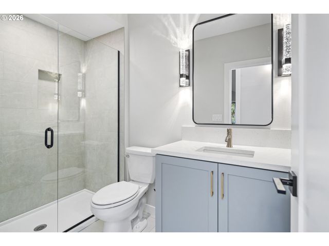 1410 WOODLAND Ter, Lake Oswego, OR 97034