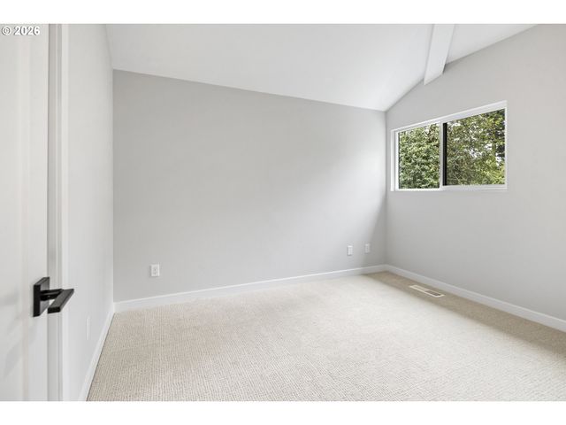 1410 WOODLAND Ter, Lake Oswego, OR 97034