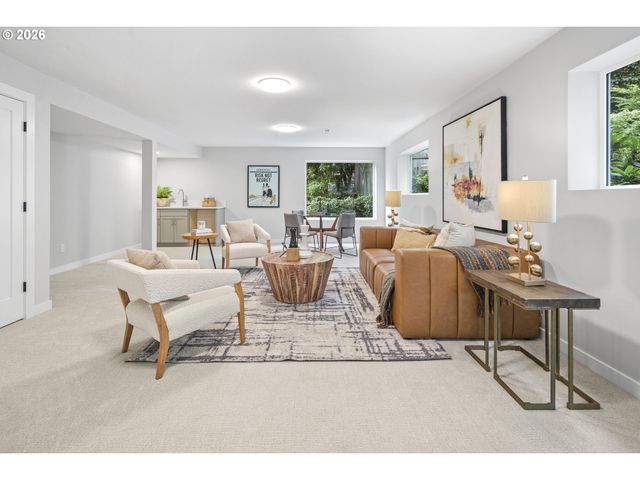 1410 WOODLAND Ter, Lake Oswego, OR 97034
