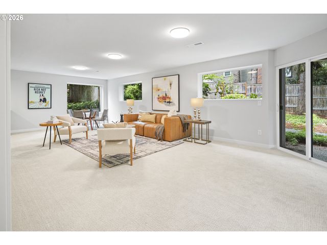 1410 WOODLAND Ter, Lake Oswego, OR 97034
