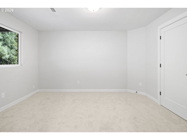 1410 WOODLAND Ter, Lake Oswego, OR 97034