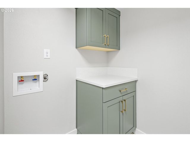 1410 WOODLAND Ter, Lake Oswego, OR 97034