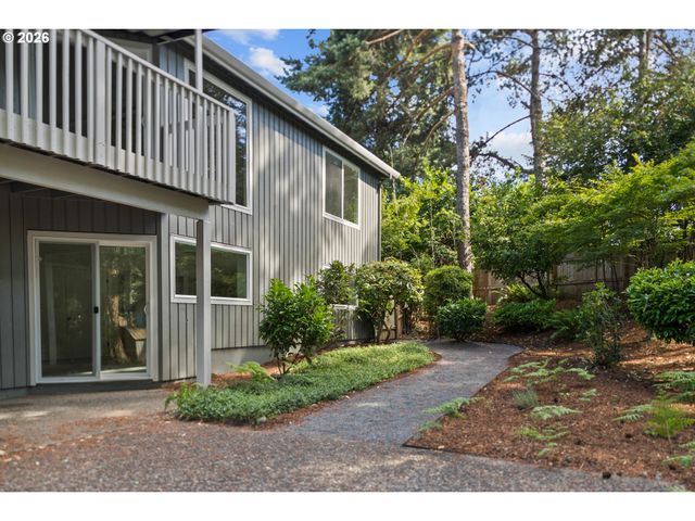 1410 WOODLAND Ter, Lake Oswego, OR 97034