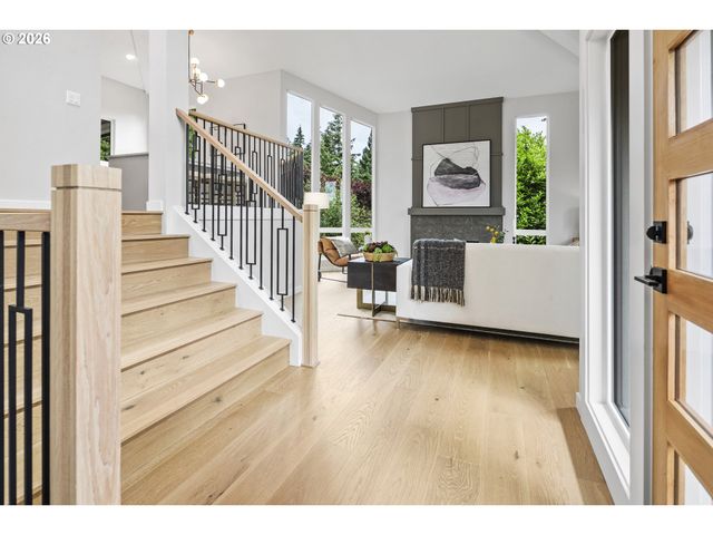1410 WOODLAND Ter, Lake Oswego, OR 97034