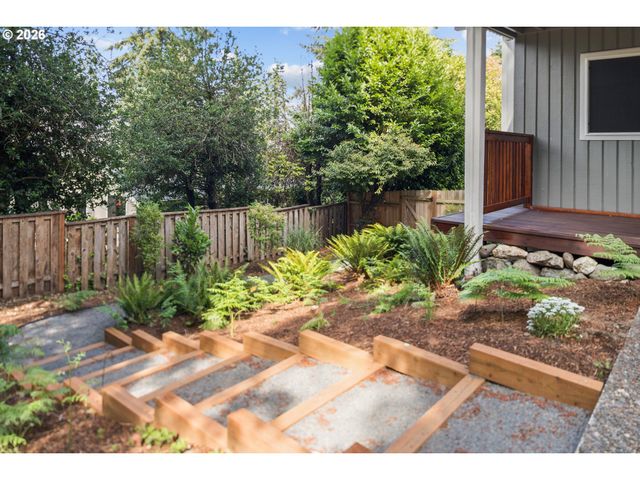 1410 WOODLAND Ter, Lake Oswego, OR 97034