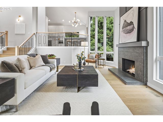 1410 WOODLAND Ter, Lake Oswego, OR 97034