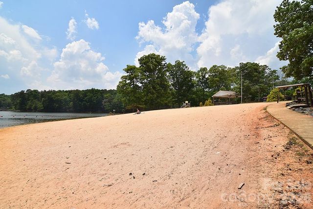 132 Blue Bird Drive, New London, NC 28127