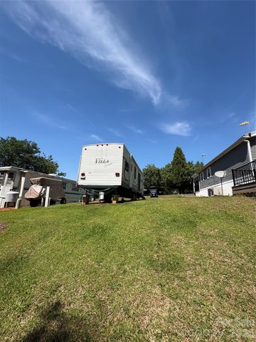 132 Blue Bird Drive, New London, NC 28127