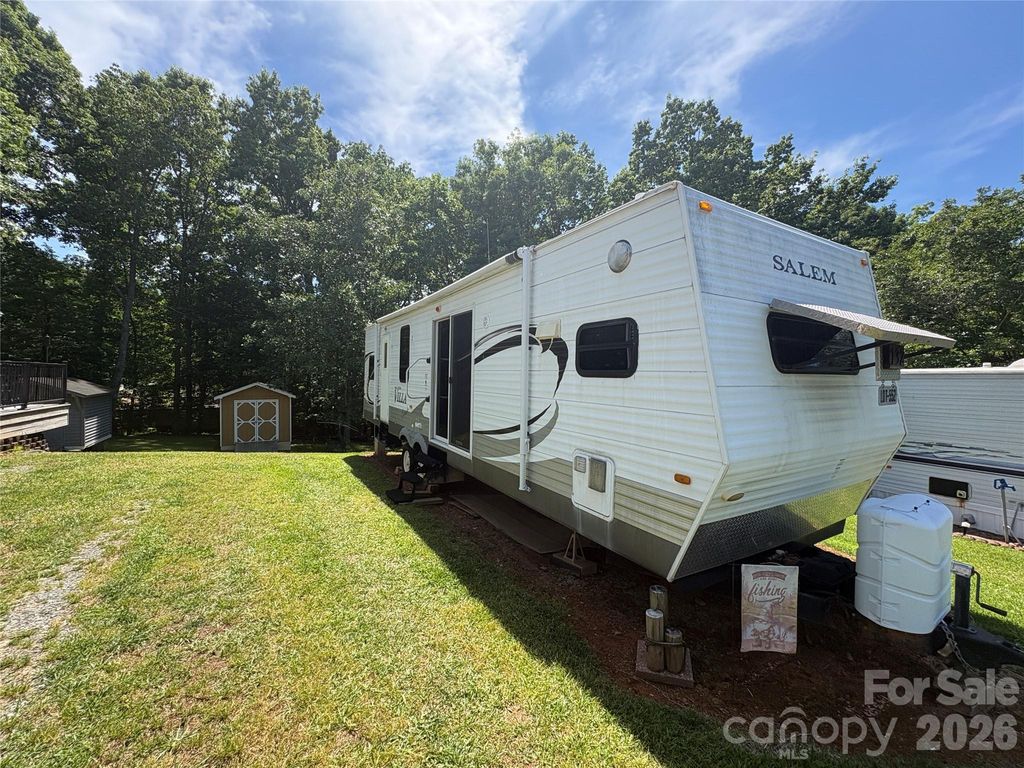 132 Blue Bird Drive, New London, NC 28127