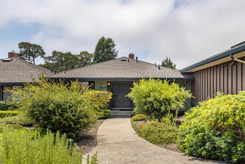 Image 1 of property listing at 201 Del Mesa Carmel, Carmel, CA 93923