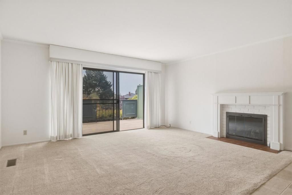 Image 10 of property listing at 201 Del Mesa Carmel, Carmel, CA 93923