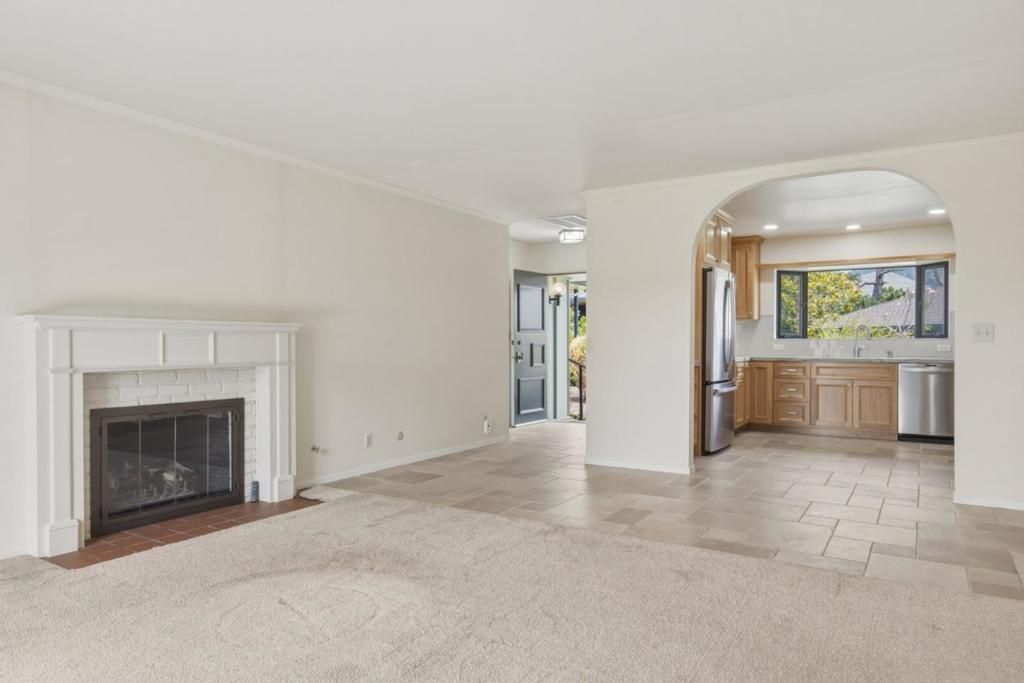 Image 11 of property listing at 201 Del Mesa Carmel, Carmel, CA 93923