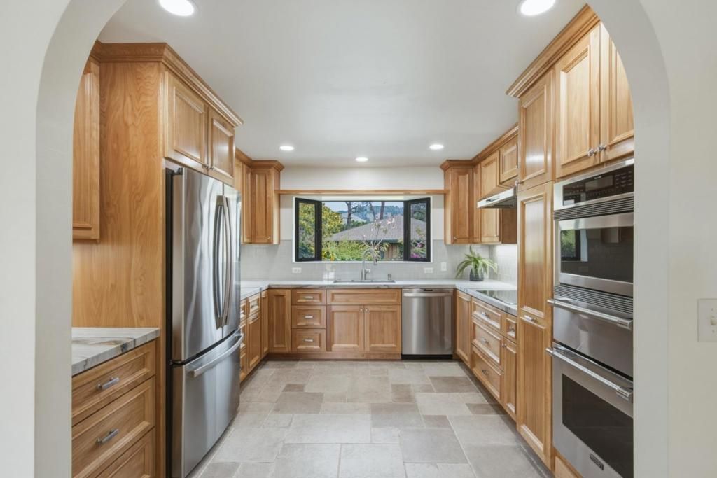 Image 12 of property listing at 201 Del Mesa Carmel, Carmel, CA 93923