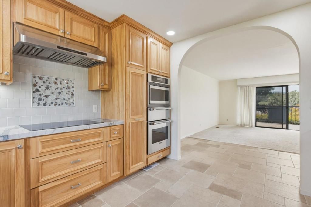 Image 13 of property listing at 201 Del Mesa Carmel, Carmel, CA 93923