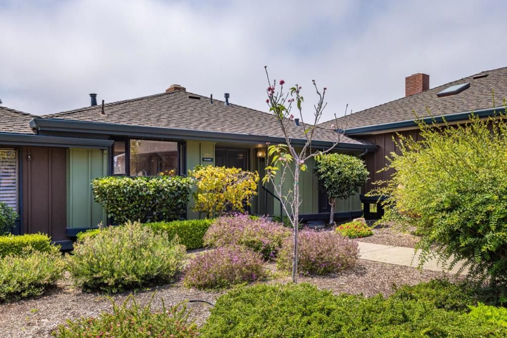 Image 2 of property listing at 201 Del Mesa Carmel, Carmel, CA 93923