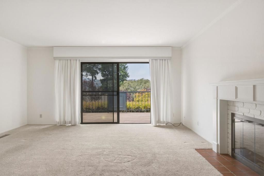 Image 8 of property listing at 201 Del Mesa Carmel, Carmel, CA 93923