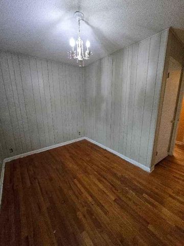 4117 S McCoy Street, Independence, MO 64055